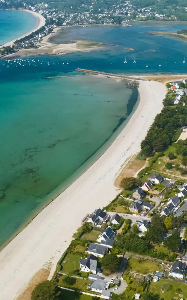 vue d'avion de la plage de Kerleven